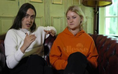 Video: Hinds interview - Ana and Amber (part 1)