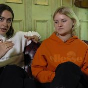 Video: Hinds interview - Ana and Amber (part 1)