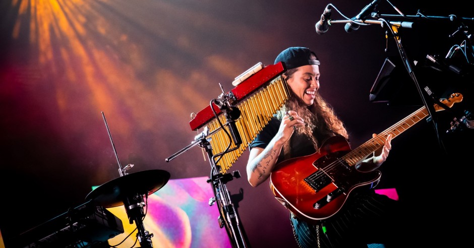 Bekijk de Tash Sultana - 15/9 - Afas Live foto's