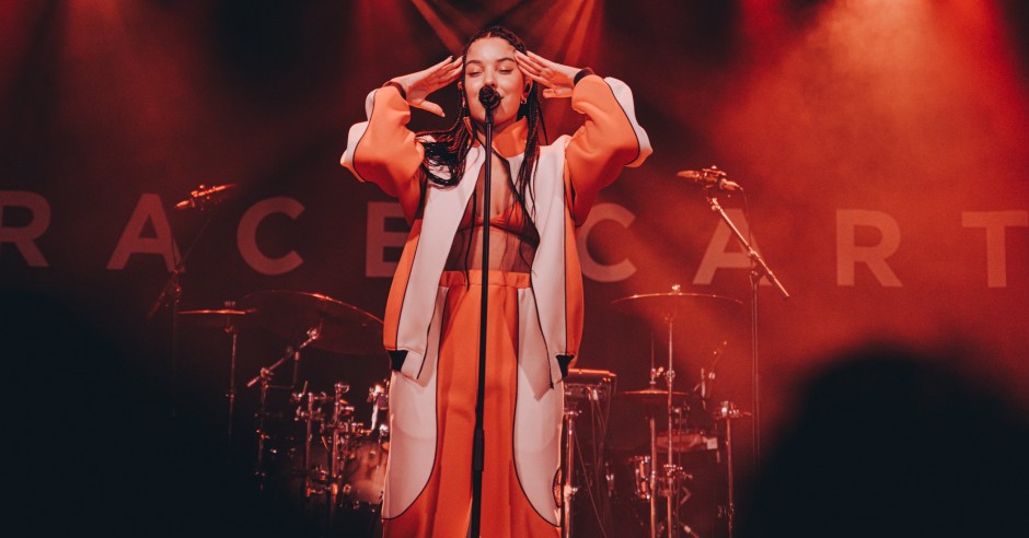 Festivalinfo review: Grace Carter - 03/03 - Melkweg