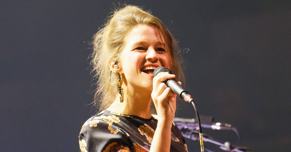 Bekijk de Selah Sue - 11/04 - Tivoli Vredenburg foto's