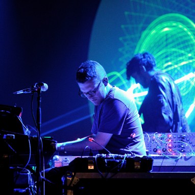 Floating Points news_groot