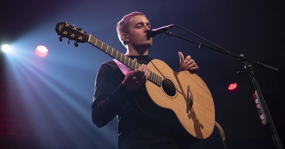 Bekijk de Dermot Kennedy - 25/09 - Paradiso foto's