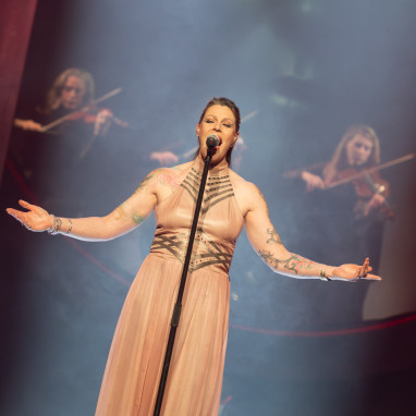 review: Floor Jansen - Strijdlust - 02/10 - Koninklijk Theater Carré Floor Jansen