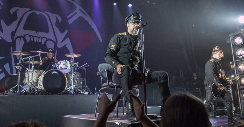 Festivalinfo review: Eisbrecher - 13/10 - Effenaar