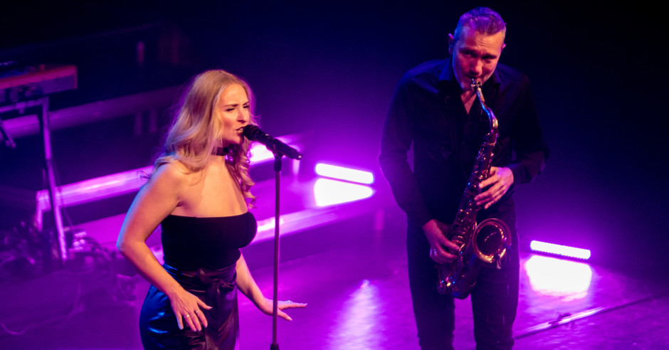 Festivalinfo review: Simply... The Best of Tina Turner - 23/01 - De Meenthe