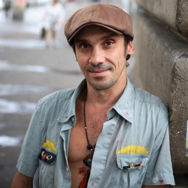 Manu Chao groot