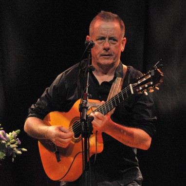 review: Luka Bloom - 30/11 - TivoliVredenburg Luka Bloom