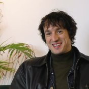 Fat White Family over het voortbestaan ​​van de band te midden van grote onrust video