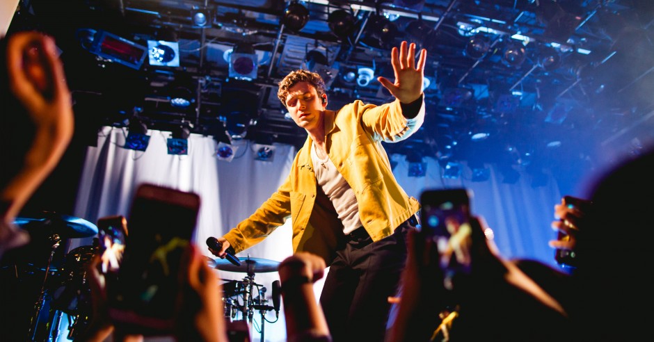 Bekijk de Lauv - 20/4 - Melkweg foto's