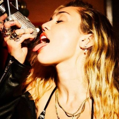 Miley Cyrus news_groot