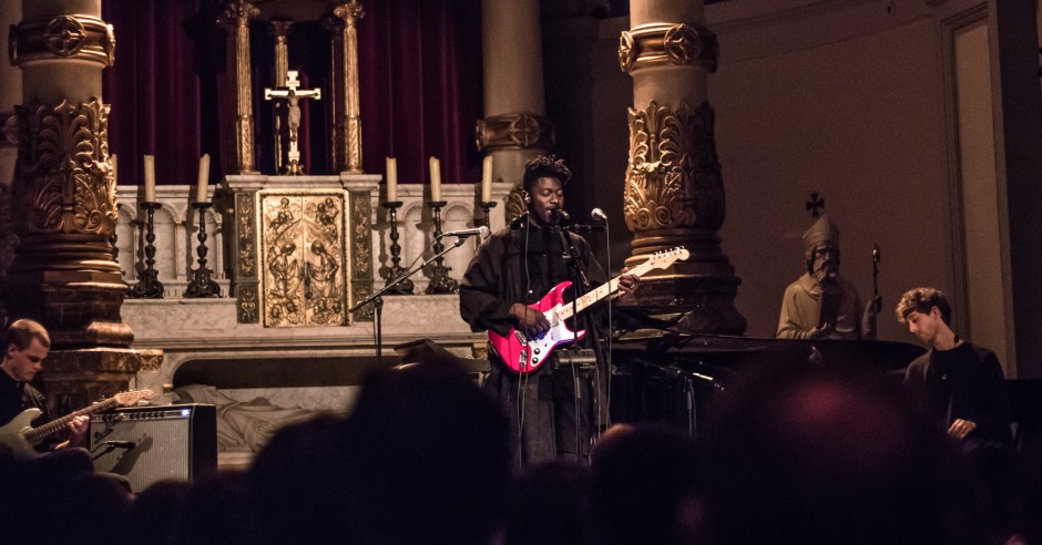 Bekijk de Moses Sumney - 16/11 - De Duif foto's