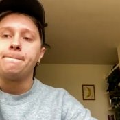 Video: Conor Mason (Nothing But Thieves) timmert ook solo aan de weg