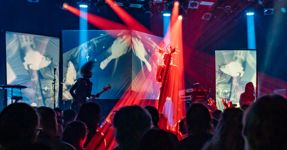Festivalinfo review: Iamx - 31/03 - Effenaar