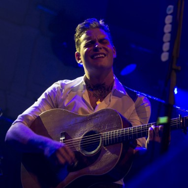 review: Douwe Bob - 12/11 - Paradiso Douwe Bob