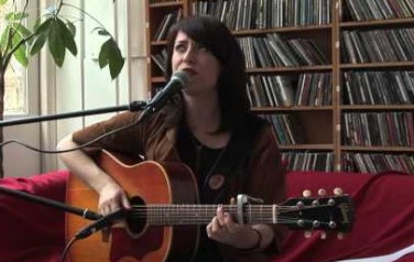 Video: Stevie Ann worstelt met de liefde