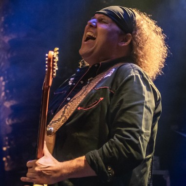 review: Julian Sas - 05/01 - Luxor Live Julian Sas