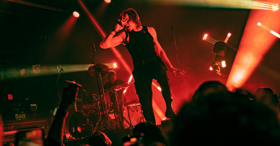 Festivalinfo review: Livingston - 01/02 - Melkweg