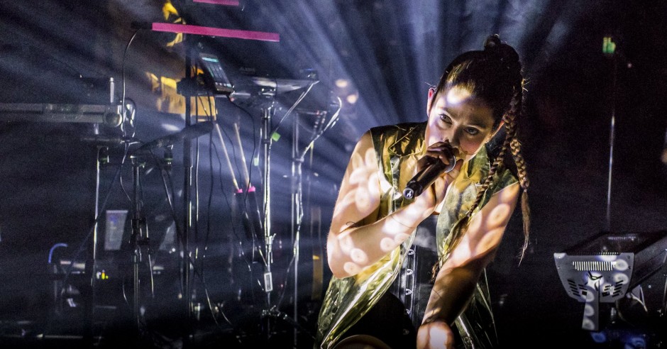 Festivalinfo review: CUT_ - 15/03 - TivoliVredenburg