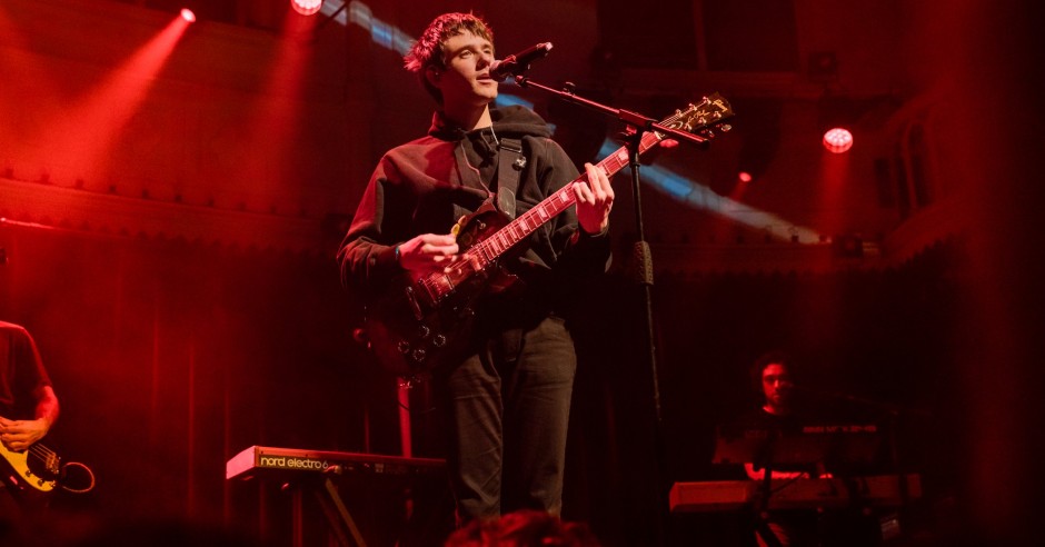 Festivalinfo review: Alec Benjamin - 11/11 - Paradiso