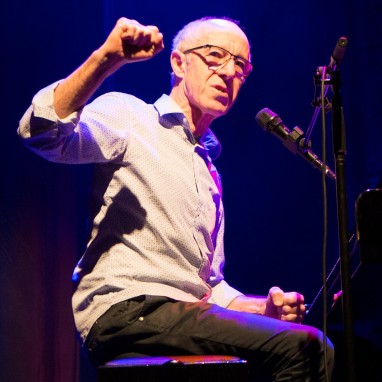 review: Raymond van het Groenewoud - 09/03 - Metropool Raymond van het Groenewoud