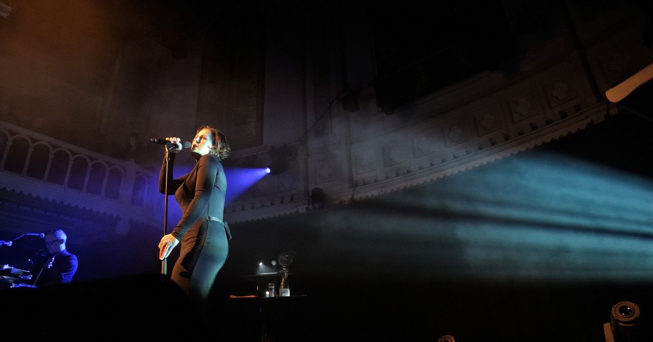 Bekijk de Alison Moyet - 08/12 - Paradiso foto's