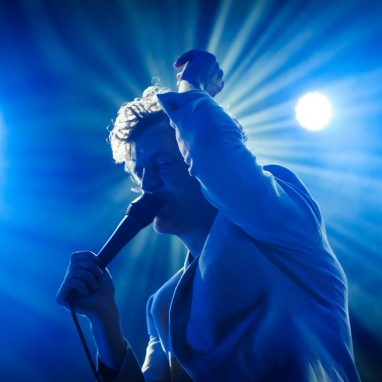 review: Warhaus - 03/05 - TivoliVredenburg Warhaus