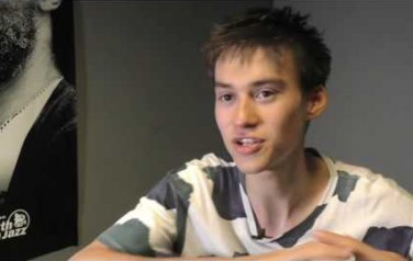 Video: Jacob Collier is blij met zijn vrijheid op social media