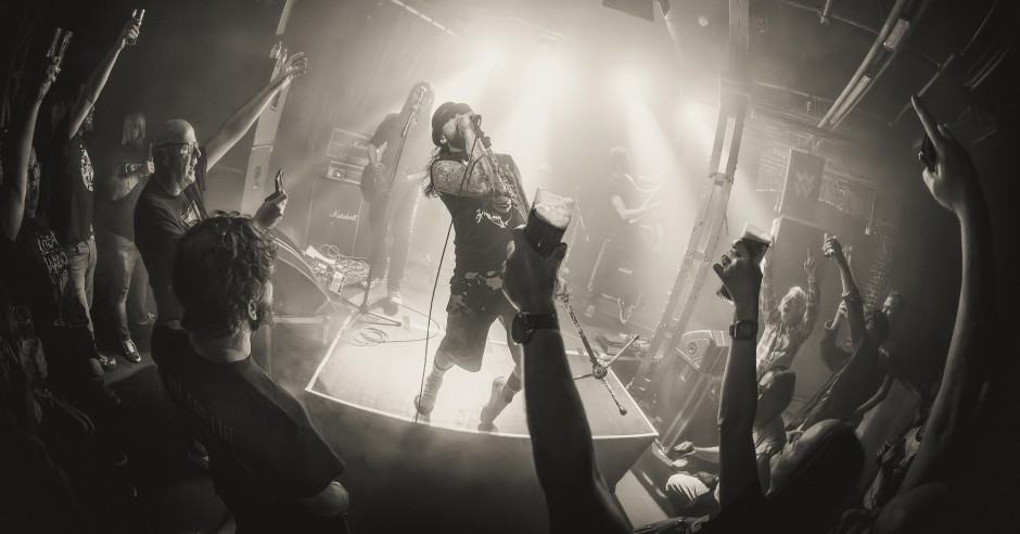 Bekijk de Massive Wagons - 16/03 - Willem Twee poppodium foto's