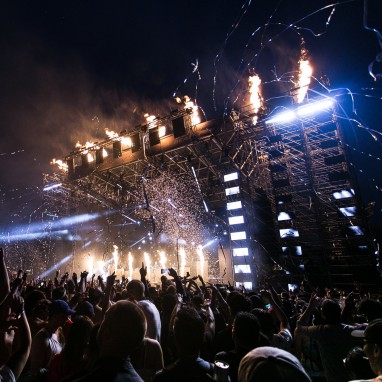 Concert met vuurwerk
