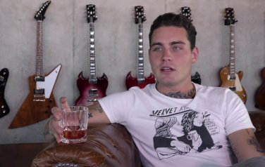 Video: Douwe Bob is niemand verantwoording schuldig