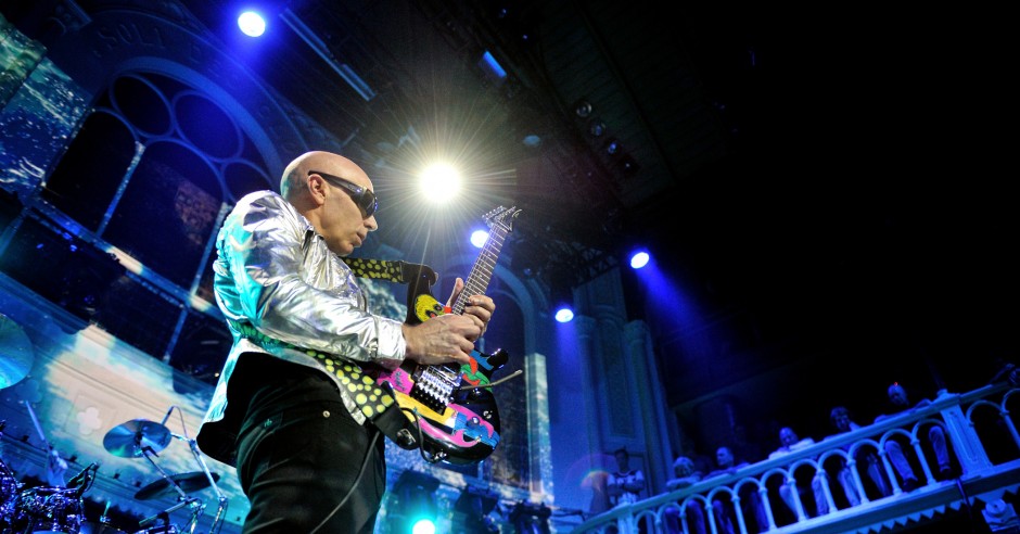 Festivalinfo review: Joe Satriani - 22/06 - Paradiso