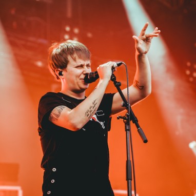 Nothing But Thieves