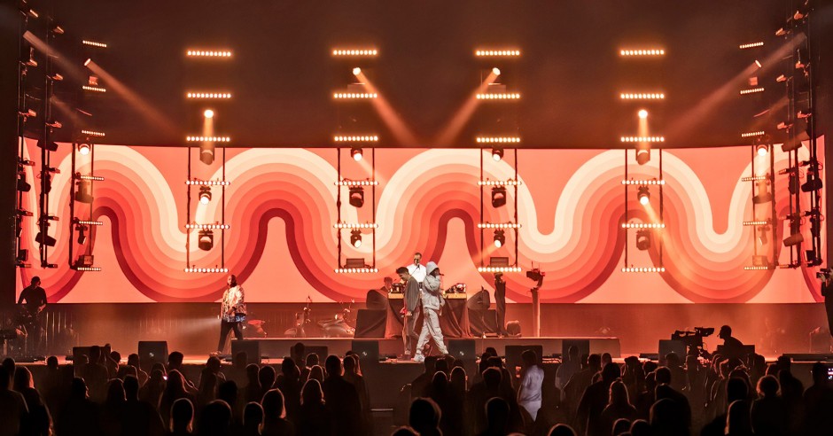 Bekijk de De Jeugd van Tegenwoordig - Larger Than Live 11/07 - Ziggo Dome foto's