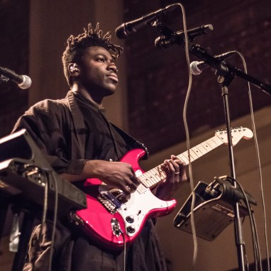 review: Moses Sumney - 16/11 - De Duif Moses Sumney