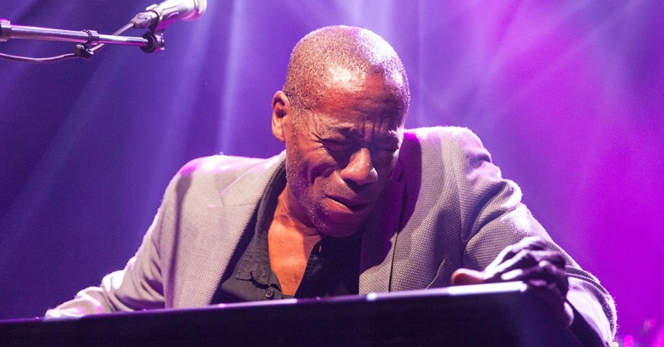 Festivalinfo review: Roachford / Sniff 'n' The Tears - 12/11 - Boerderij