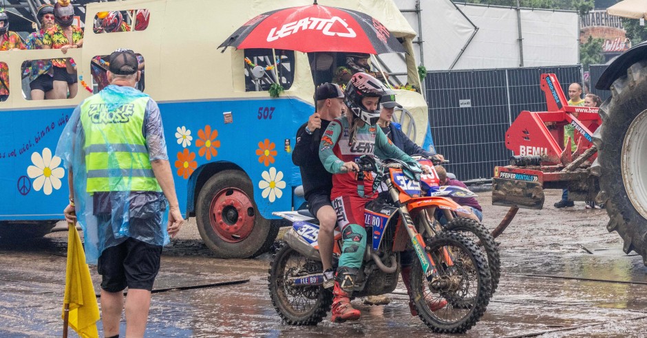 Bekijk de Zwarte Cross 2024 - Zondag foto's
