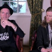 Video: The Lumineers gaan moeilijke onderwerpen niet uit de weg