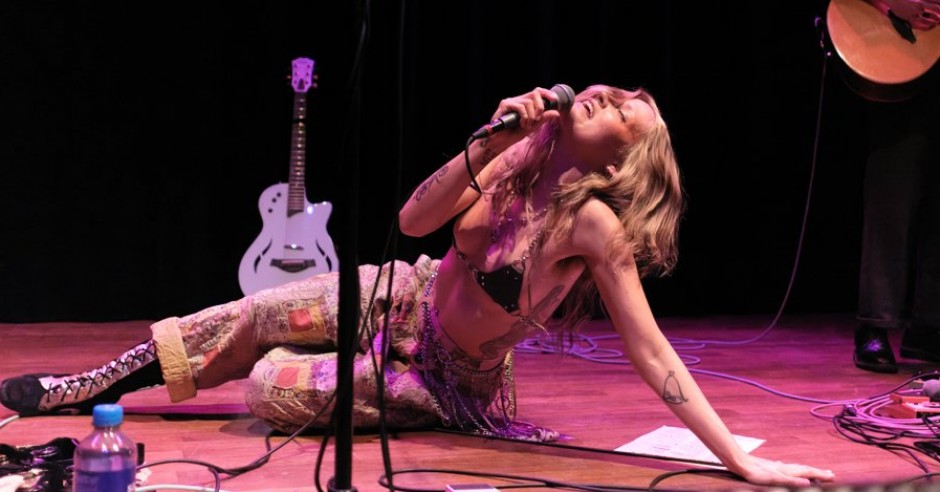 Festivalinfo review: Lauren Ruth Ward - 18/03 - TivoliVredenburg