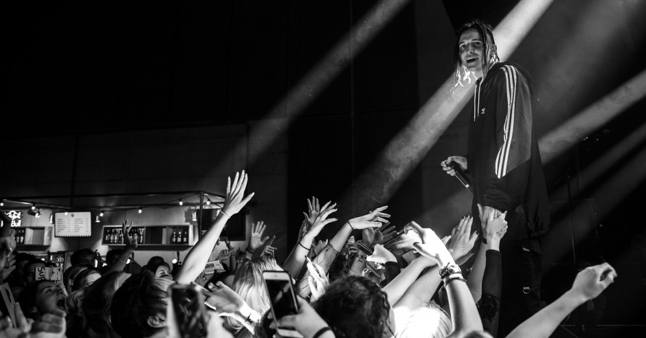 Bekijk de Chase Atlantic - 10/10 - Q-Factory foto's