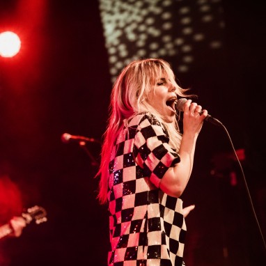 review: Blackbird - 28/10 - Paradiso Noord Blackbird