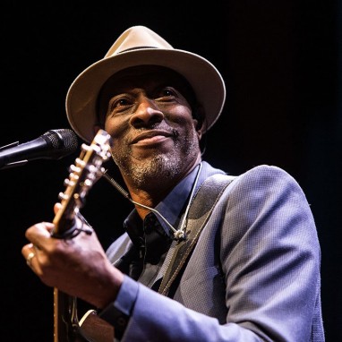 review: Keb Mo - 04/07 - TivoliVredenburg Keb Mo