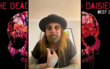 Video: John Corabi is overtuigd dat er nieuwe The Dead Daisies-muziek aan komt