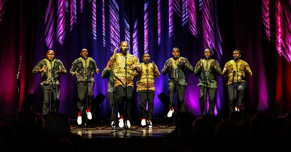 Bekijk de Ladysmith Black Mambazo - 11/05 - TivoliVredenburg foto's
