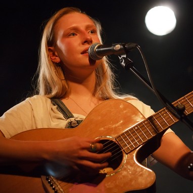 Billie Marten