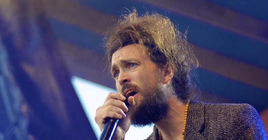 Bekijk de Edward Sharpe And The Magnetic Zeros - 23/08 - Woodstock69 foto's