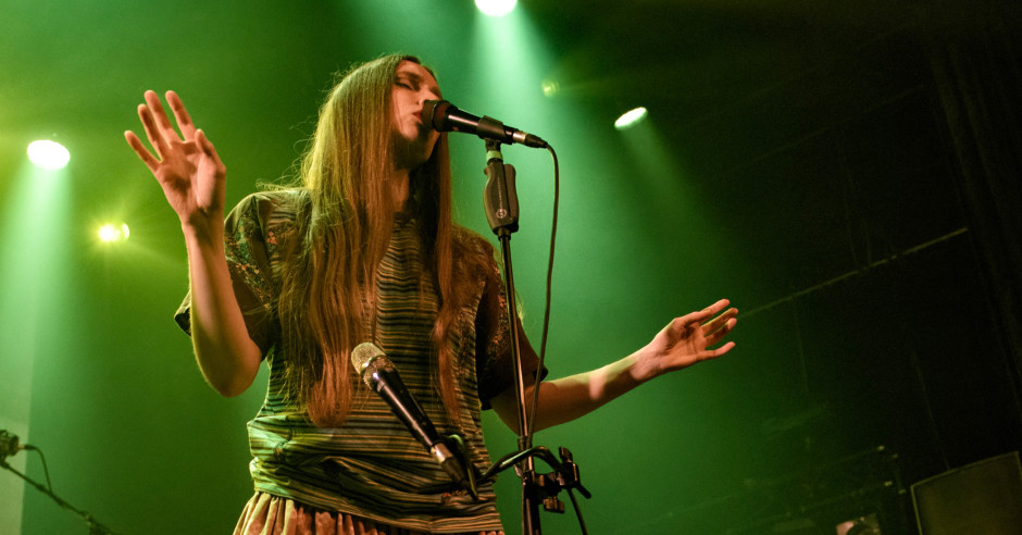 Festivalinfo review: Dry Cleaning - 11/04 - Melkweg