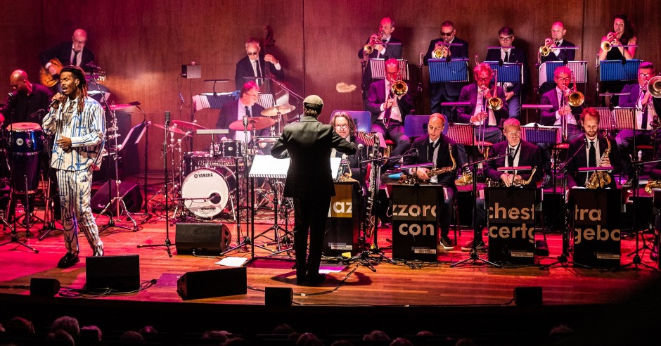 Festivalinfo review: Jeangu Macrooy & Jazz Orchestra Of The Concertgebouw - 26/10 - TivoliVredenburg