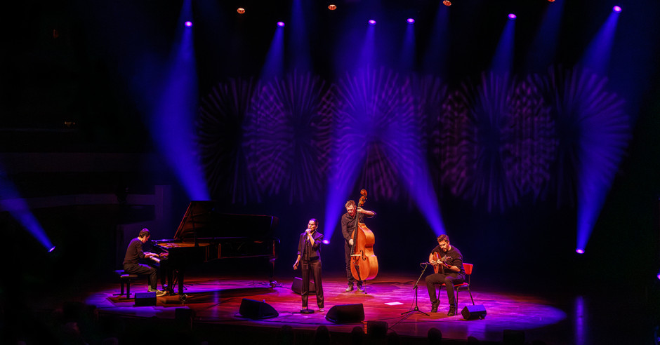 Festivalinfo review: Cristina Branco - 05/04 - TivoliVredenburg