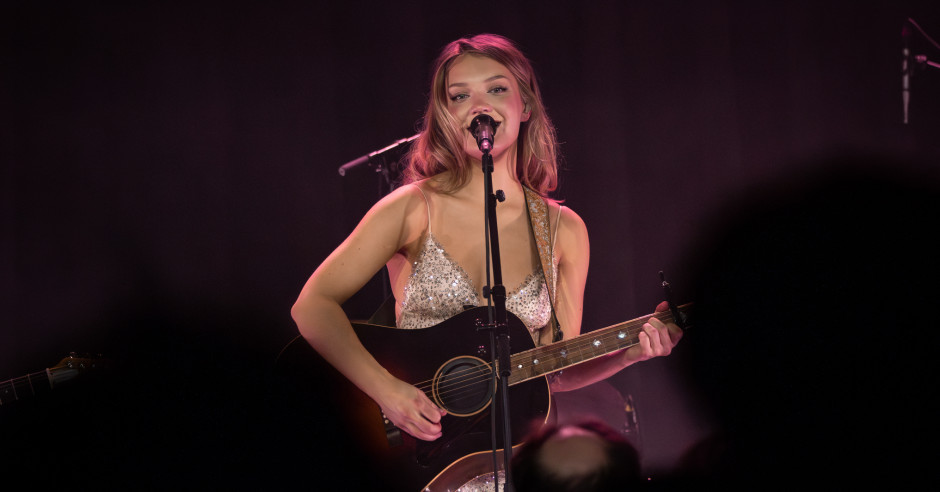 Festivalinfo review: Isabel van Gelder - 22/01 - Paradiso